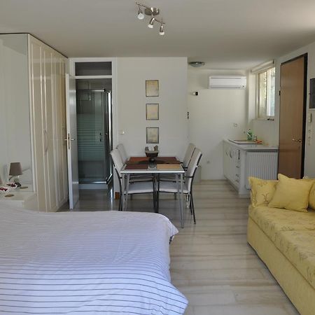 Cosy Studio With Garden / Individual Apartment Athens Exterior photo