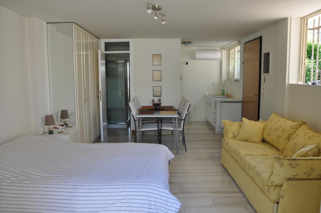 Cosy Studio With Garden / Individual Apartment Athens Exterior photo